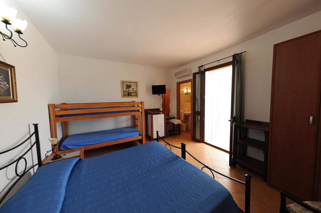 B&B Il Giardino Degli Ulivi Торе Санта Сабина Екстериор снимка