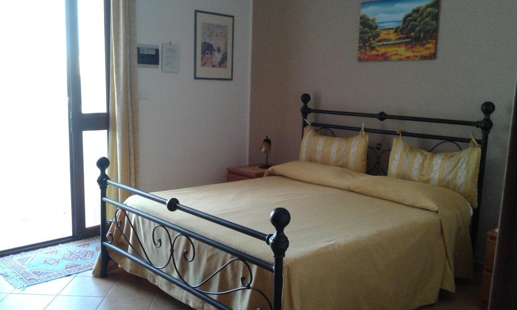 B&B Il Giardino Degli Ulivi Торе Санта Сабина Екстериор снимка
